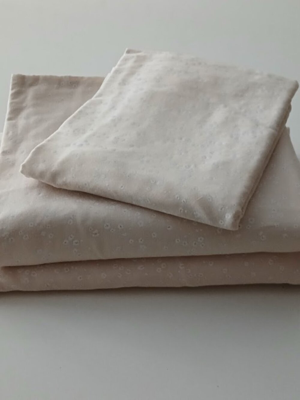 Calvin Klein Mini Floral Dot Sheets Set- Queen size